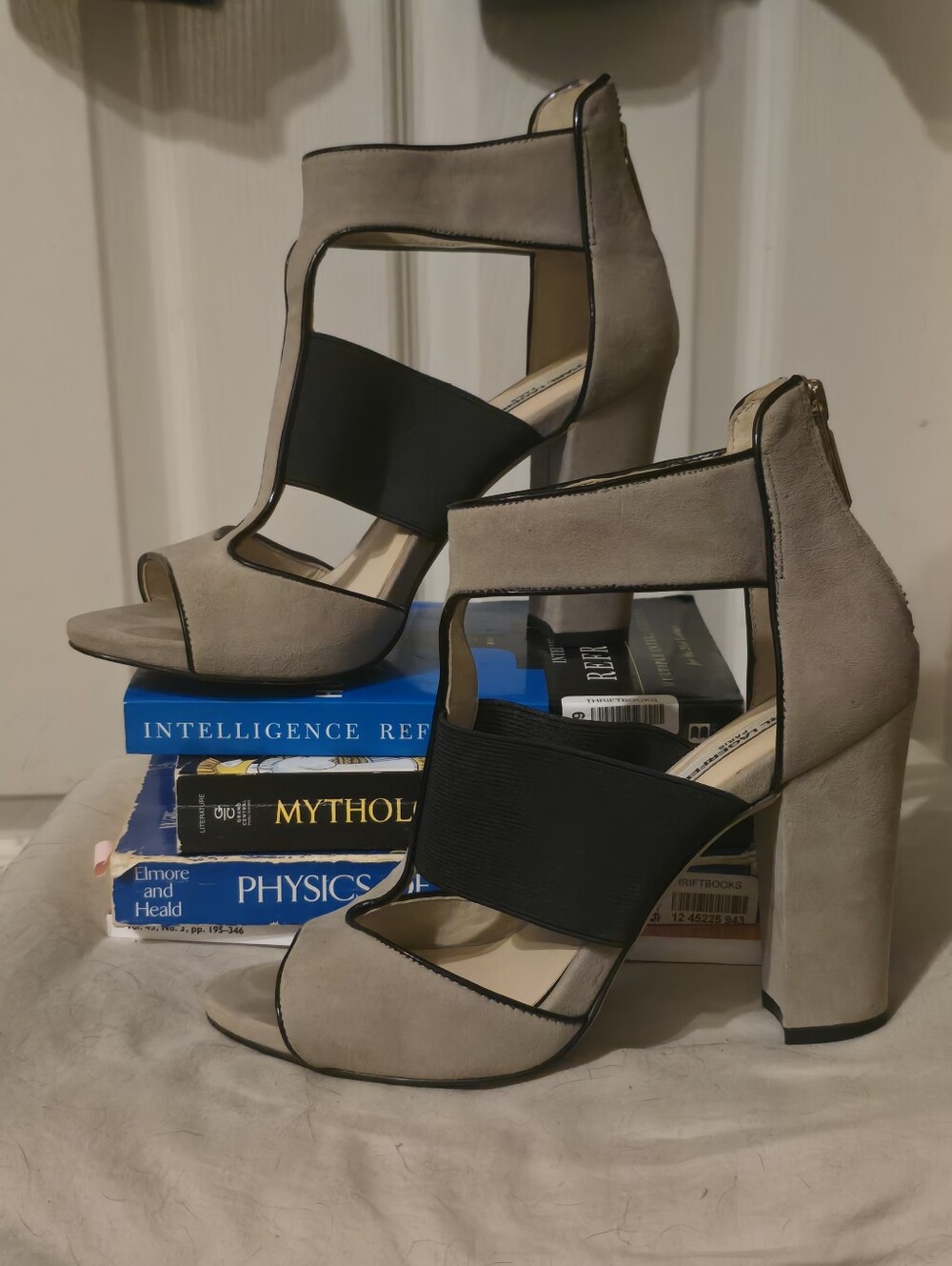 Karl Lagerfeld Paris Rosalie Heels 7.5 Leather Colorblock Cutout Block Heel